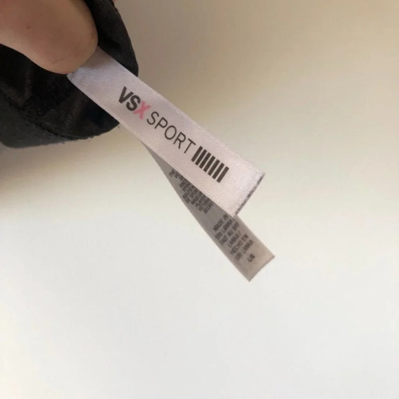 Victoria's Secret The Player Racerback Sports Bra - Picture 5 of 6